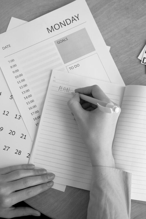 How to Set Realistic Weekly Goals for Improved Productivity
