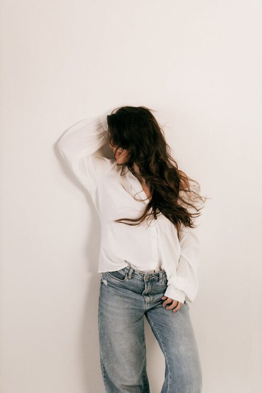 How to Build a Basic Capsule Wardrobe: A Simple Guide